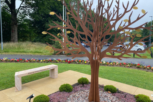 Special Addition to Makin Memories Tree Unveiled 